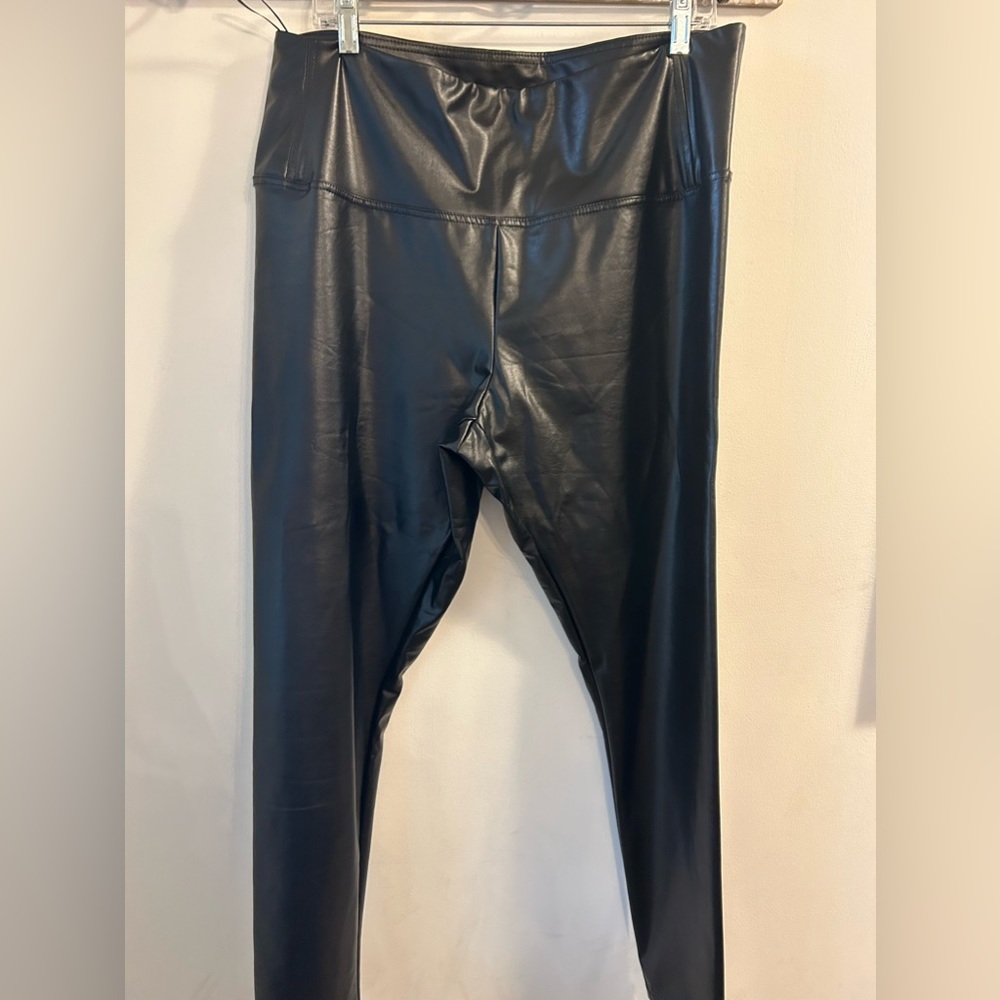 XL - Pleather Leggings